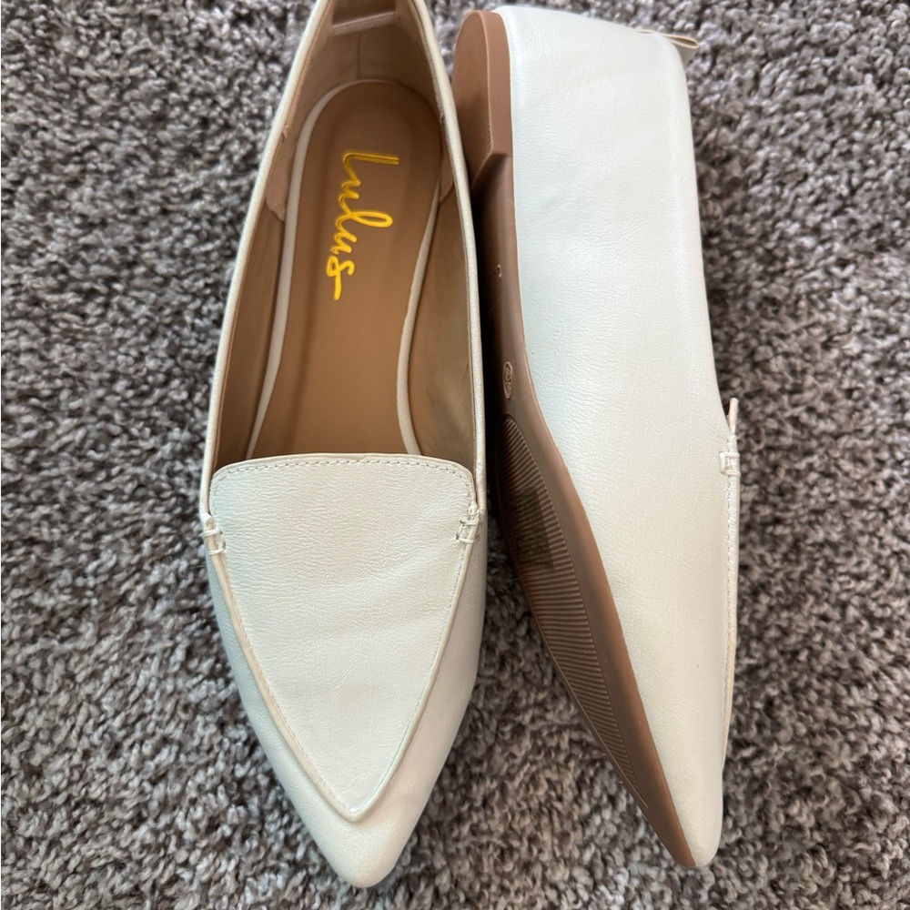 Lulu's White Pointed-Toe Flats Sleek Minimalist Design